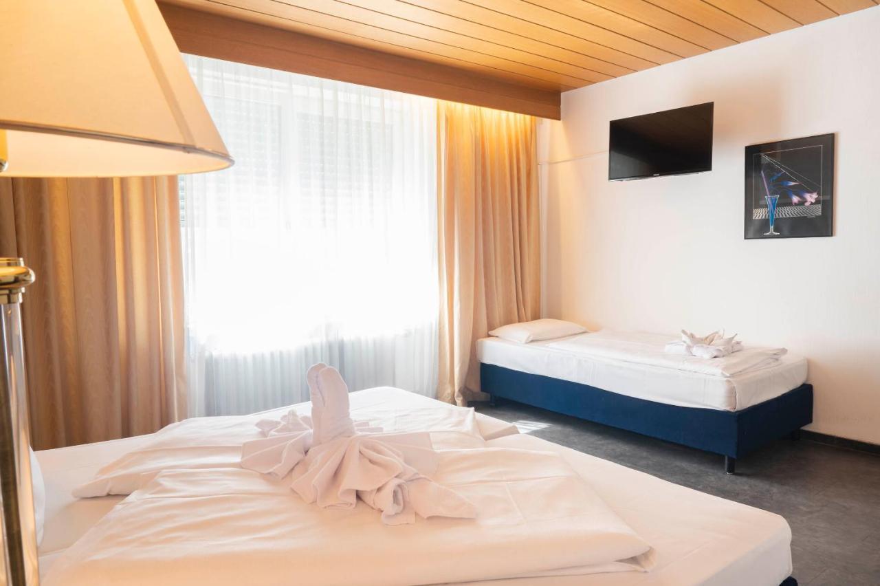 Hotel Astoria Stuttgart City Exteriör bild