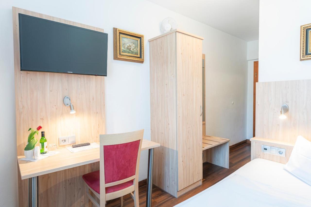 Hotel Astoria Stuttgart City Exteriör bild