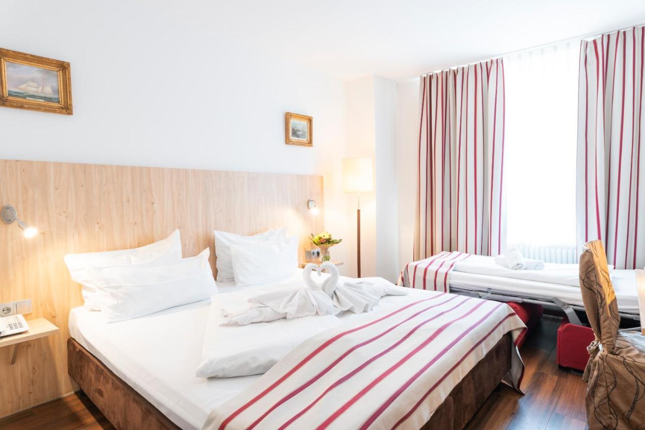 Hotel Astoria Stuttgart City Exteriör bild