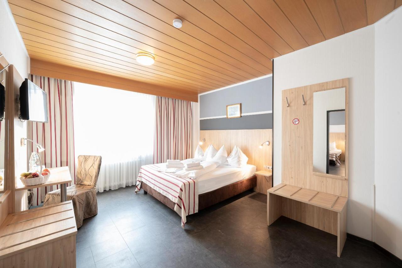 Hotel Astoria Stuttgart City Exteriör bild