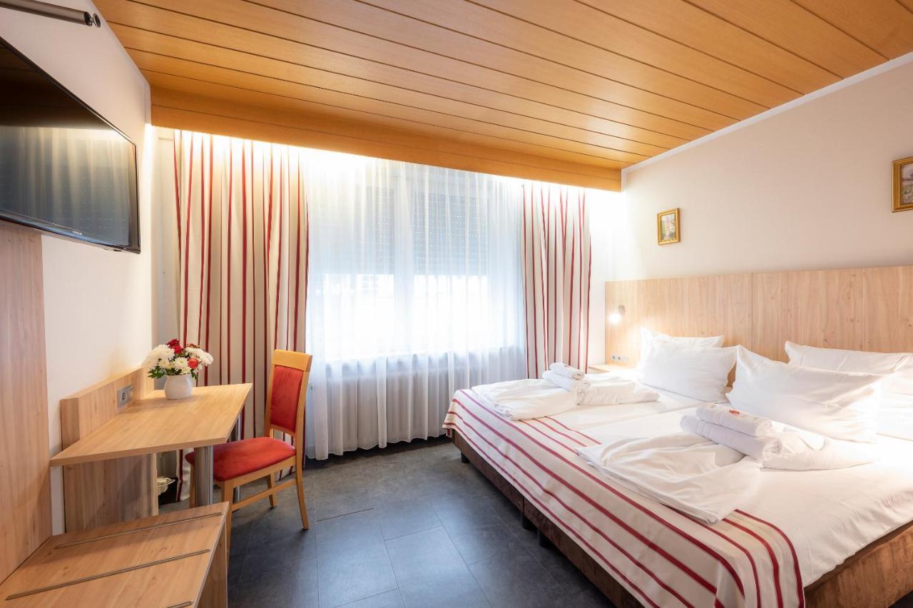 Hotel Astoria Stuttgart City Exteriör bild