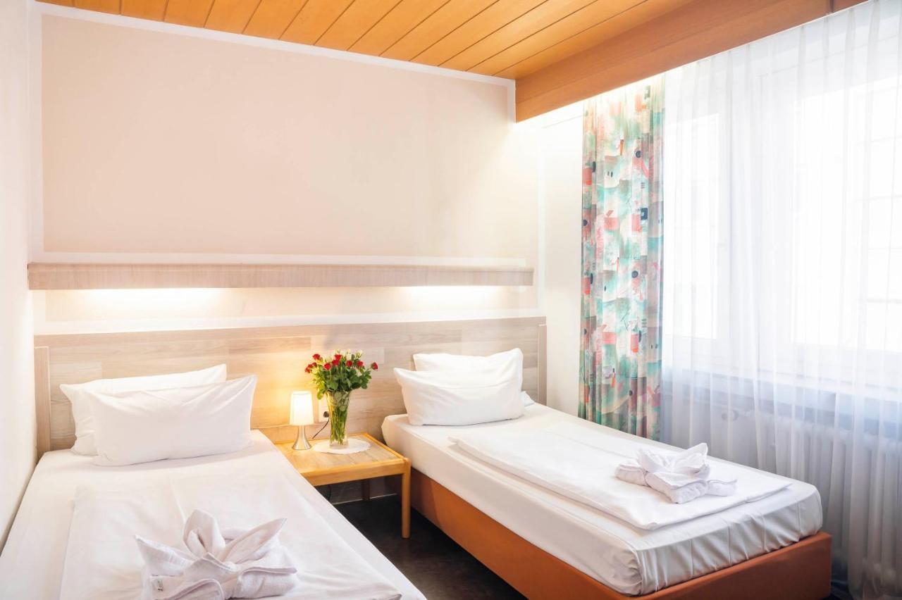 Hotel Astoria Stuttgart City Exteriör bild