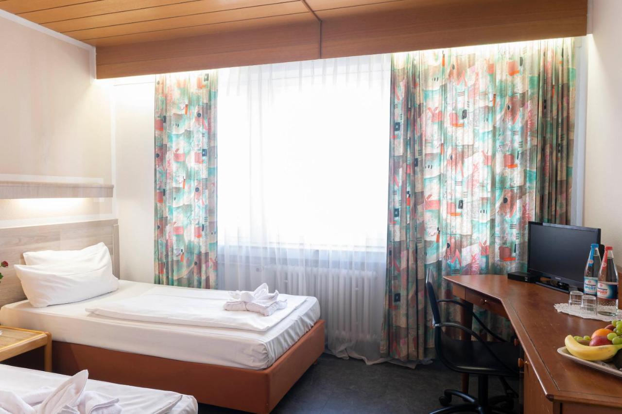 Hotel Astoria Stuttgart City Exteriör bild